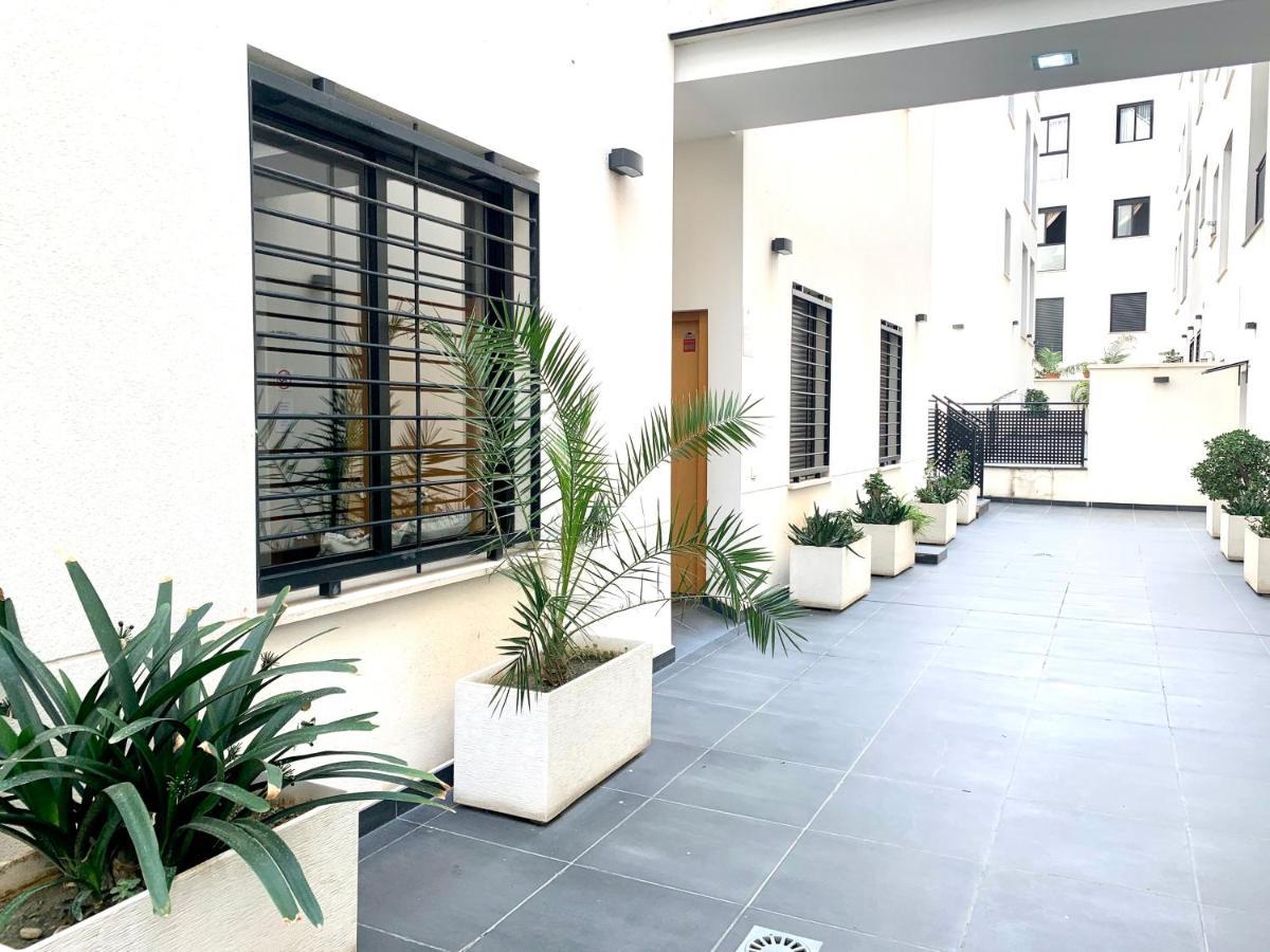 Homely Malaga Refino Oriental Exterior photo