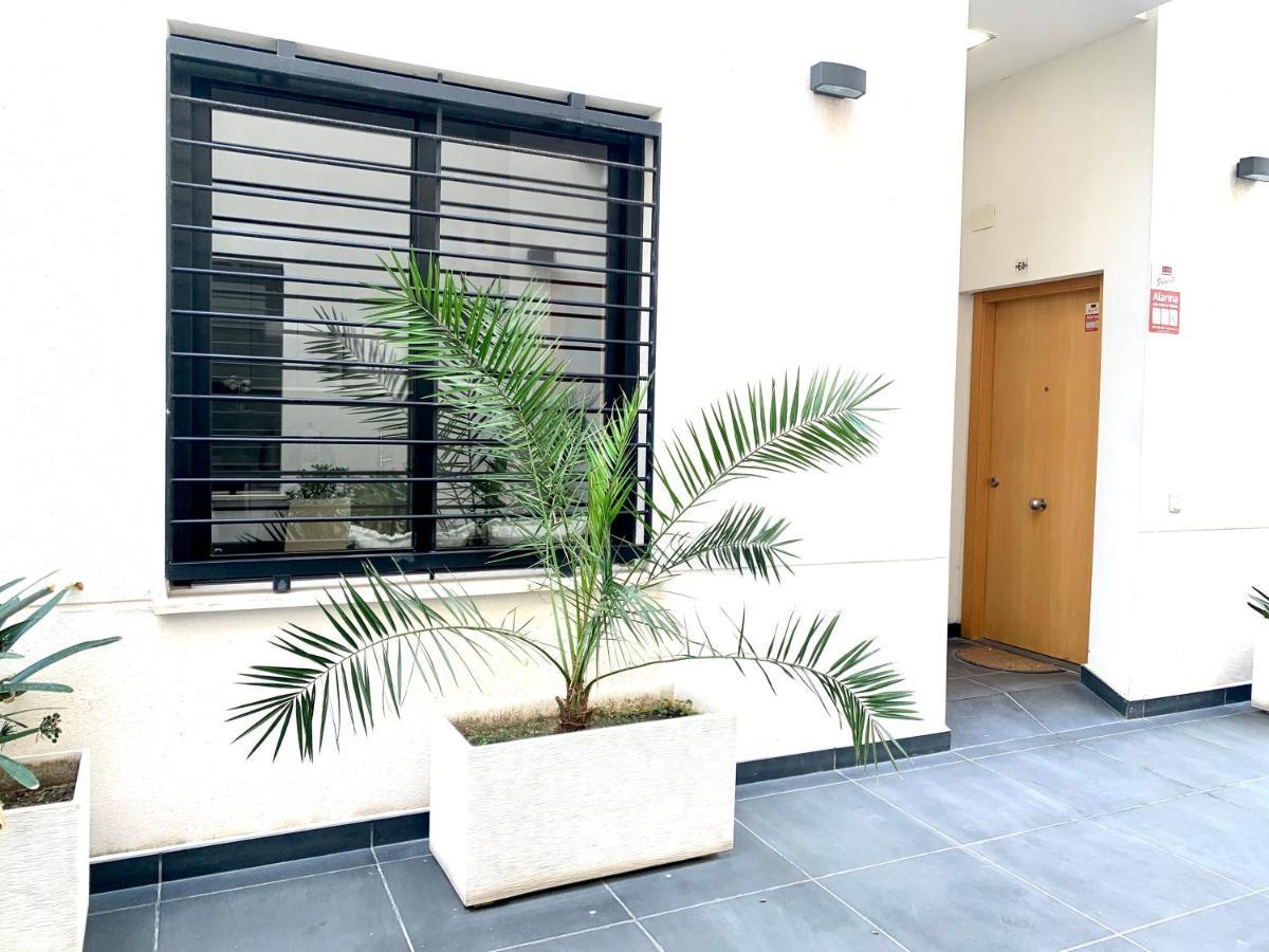 Homely Malaga Refino Oriental Exterior photo